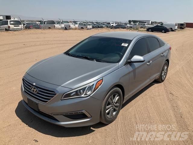 Hyundai Sonata Automobiles / SUVS