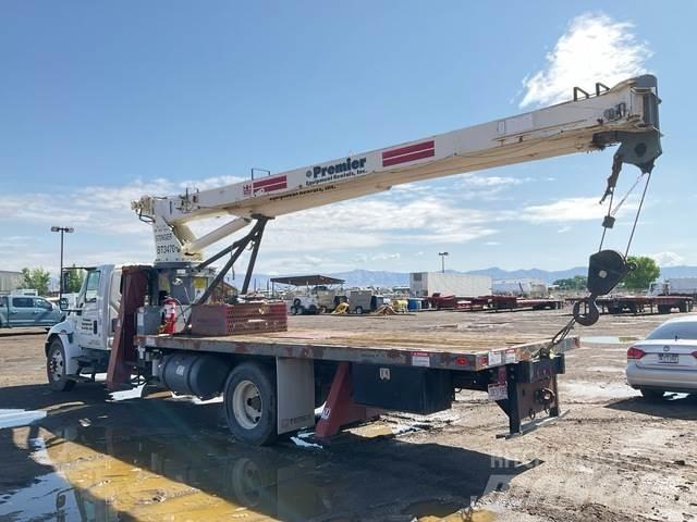 International  Crawler Cranes