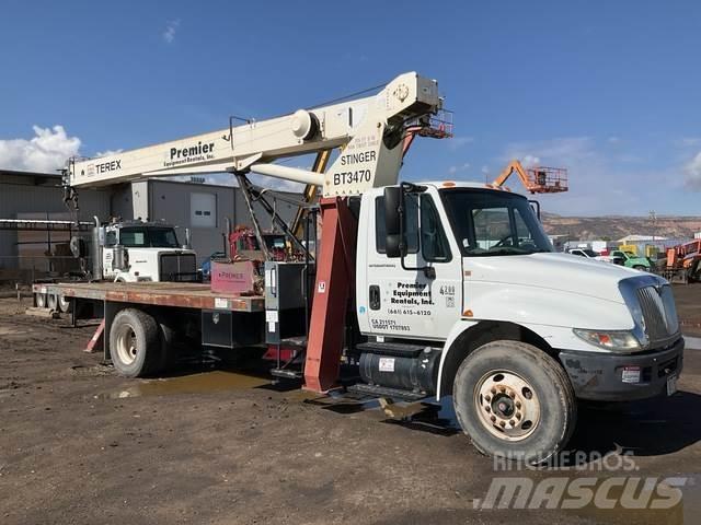 International  Crawler Cranes