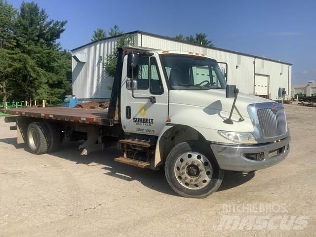  INTERNATL 4300 Tow Trucks / Wreckers