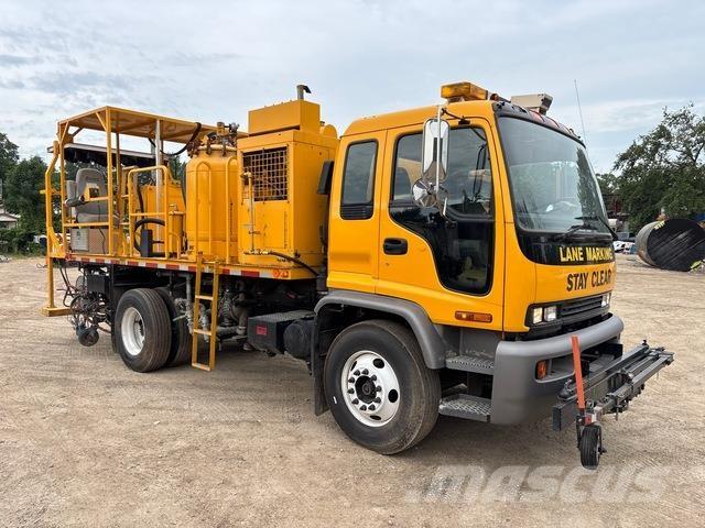 Isuzu FTR Work Trucks / Municipal