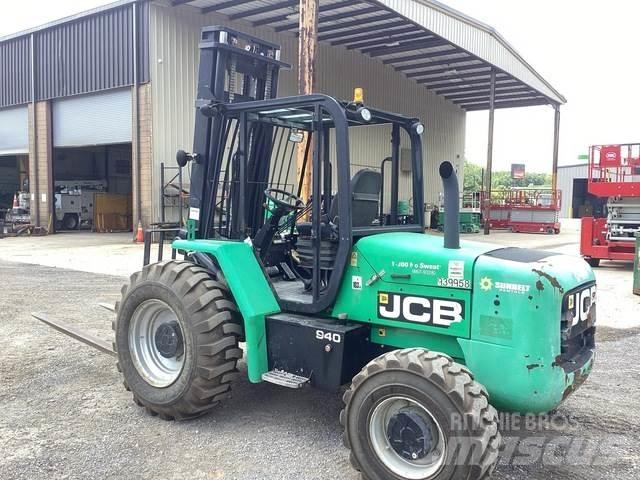 JCB 940 Rough Terrain Trucks
