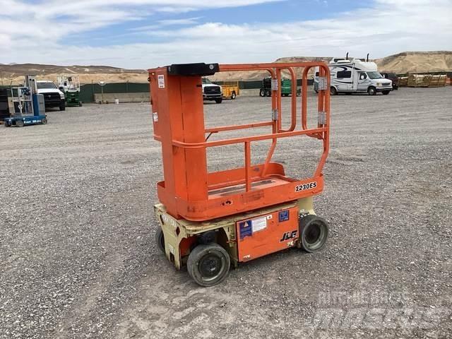 JLG 1230ES Vertical mast lifts