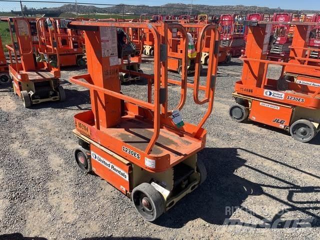 JLG 1230ES Vertical mast lifts