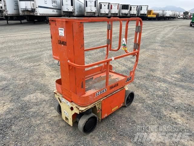 JLG 1230ES Vertical mast lifts