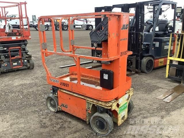 JLG 1230ES Vertical mast lifts