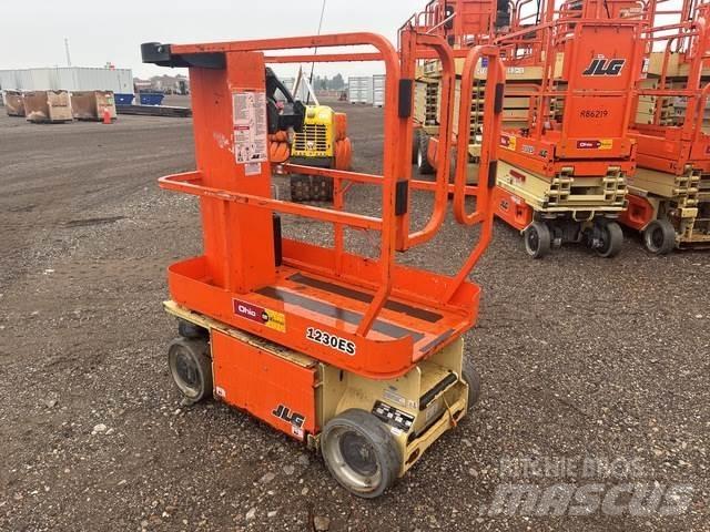 JLG 1230ES Vertical mast lifts