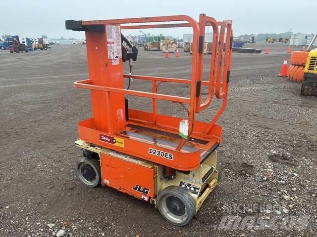 JLG 1230ES Vertical mast lifts