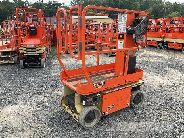 JLG 1230ES Vertical mast lifts
