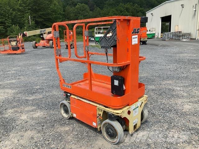 JLG 1230ES Vertical mast lifts