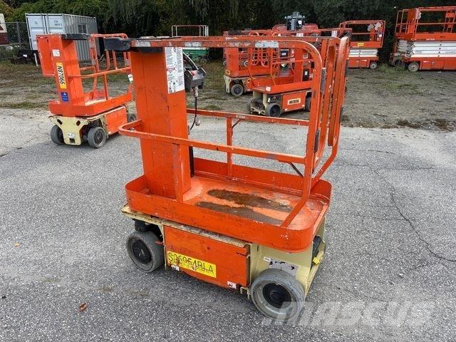 JLG 1230ES Vertical mast lifts