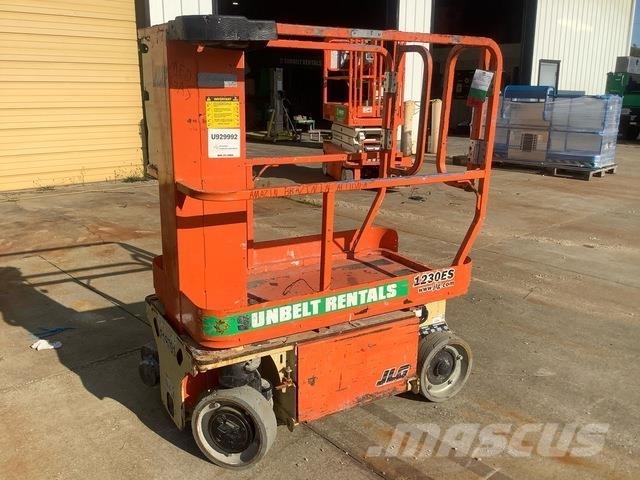 JLG 1230ES Vertical mast lifts