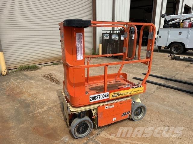 JLG 1230ES Vertical mast lifts