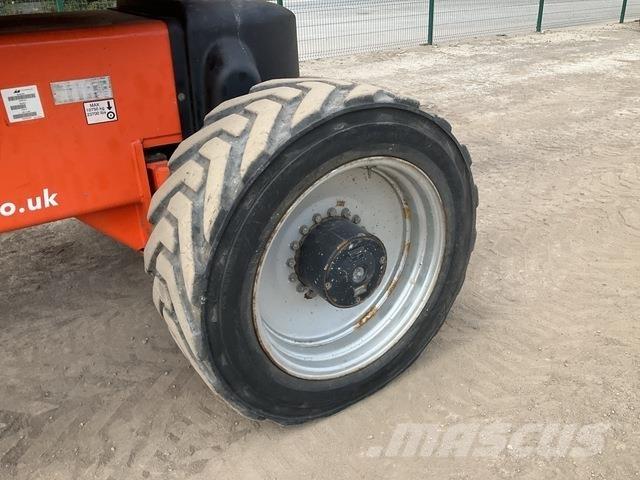 JLG 1250AJ Articulated boom lifts