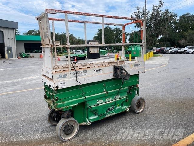 JLG 2032ES Scissor Lifts