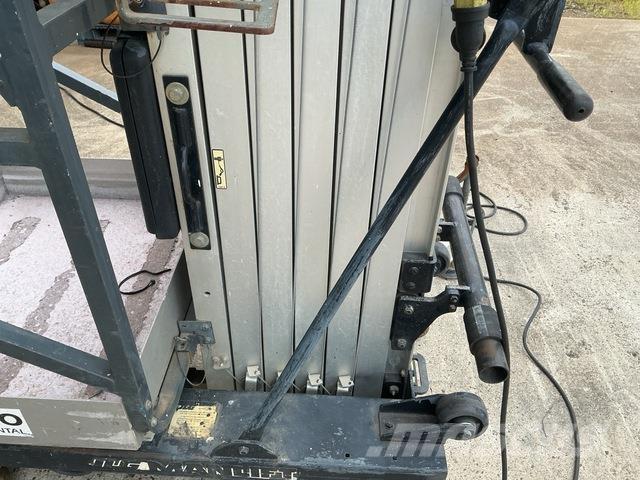 JLG 25AM-AC Vertical mast lifts