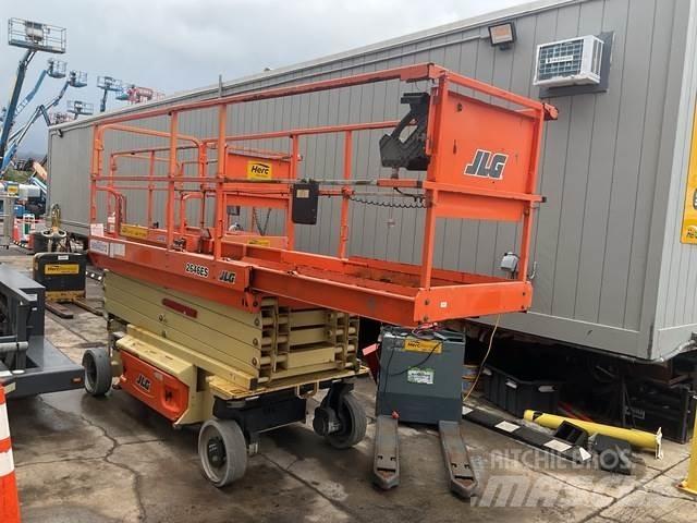 JLG 2646ES Scissor Lifts