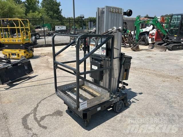 JLG 30AMDC Vertical mast lifts