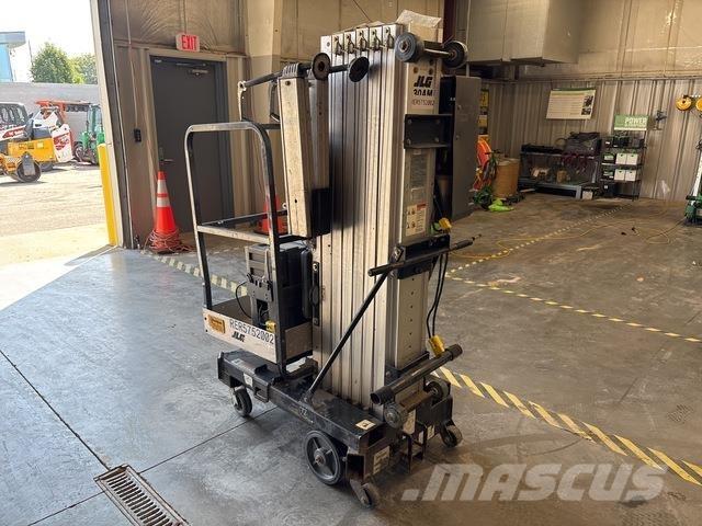 JLG 30AMDC Vertical mast lifts