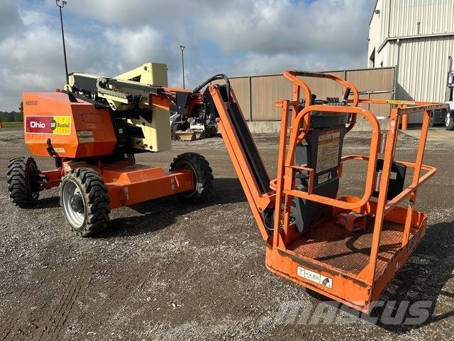 JLG 340AJ Articulated boom lifts