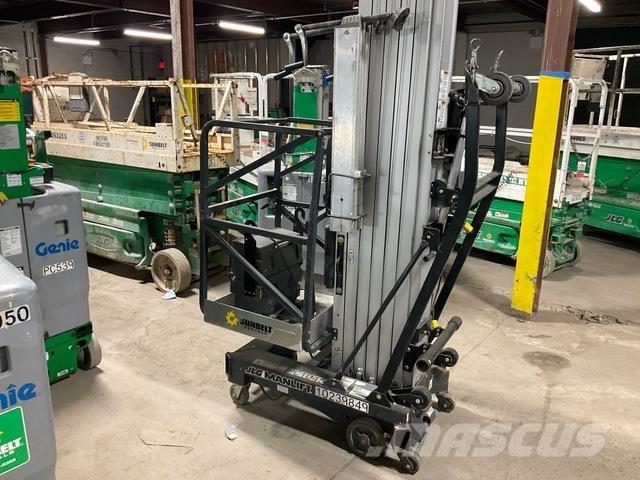 JLG 36AM Vertical mast lifts