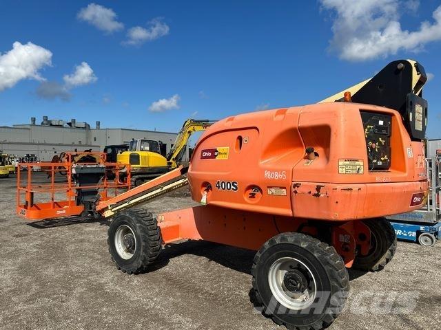 JLG 400S Telescopic boom lifts