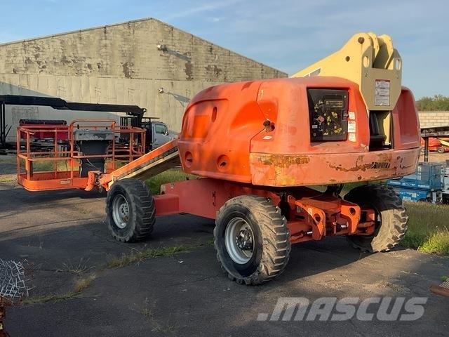 JLG 400S Telescopic boom lifts