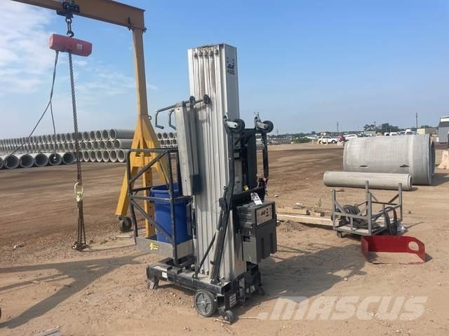 JLG 41AM Vertical mast lifts