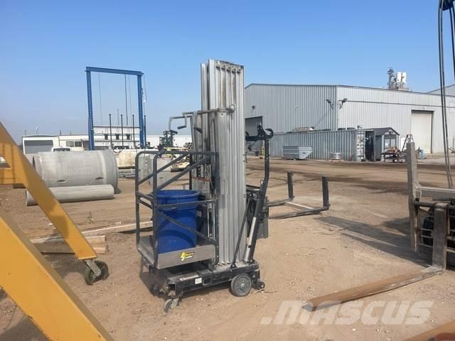 JLG 41AM Vertical mast lifts