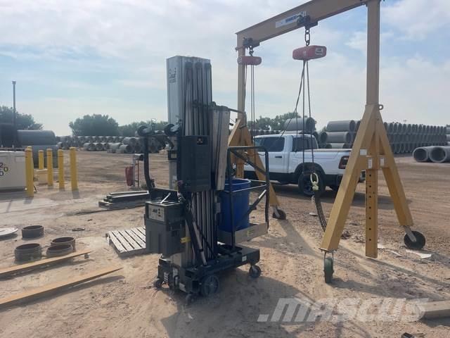 JLG 41AM Vertical mast lifts