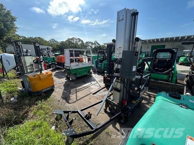 JLG 41AM Vertical mast lifts