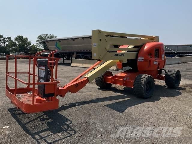 JLG 450A Articulated boom lifts