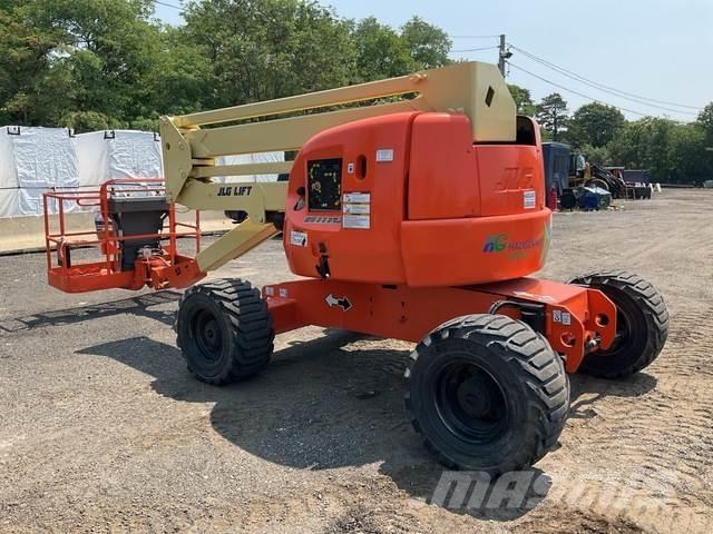JLG 450A Articulated boom lifts