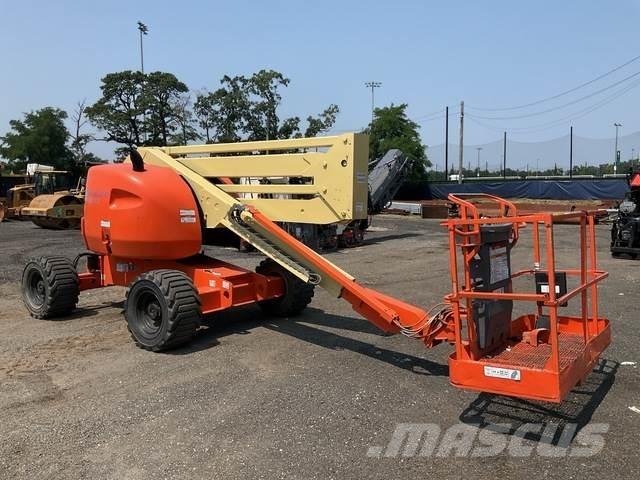 JLG 450A Articulated boom lifts