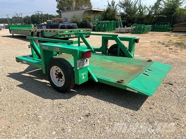 JLG 4610 Lowboy trailer