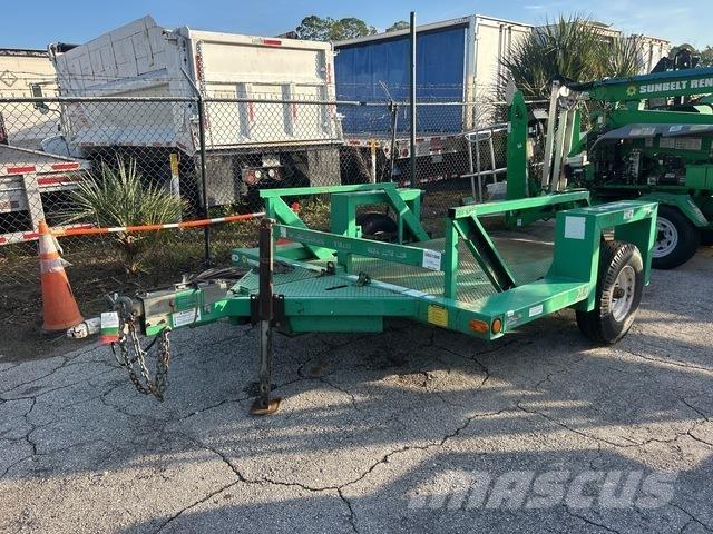 JLG 4610 Lowboy trailer