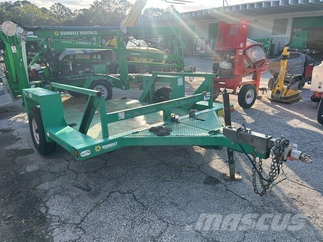 JLG 4610 Lowboy trailer