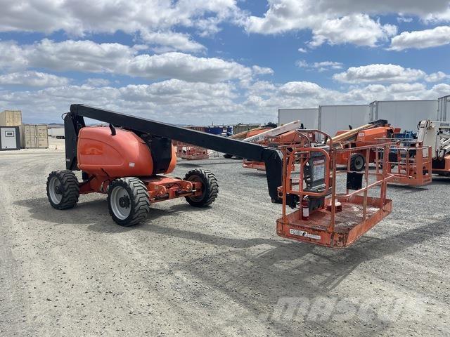 JLG 600A Articulated boom lifts