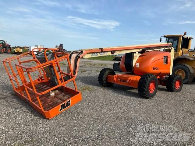 JLG 600A Articulated boom lifts