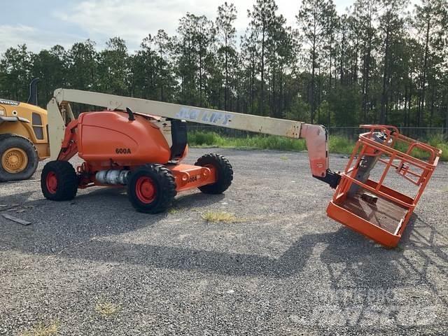 JLG 600A Articulated boom lifts
