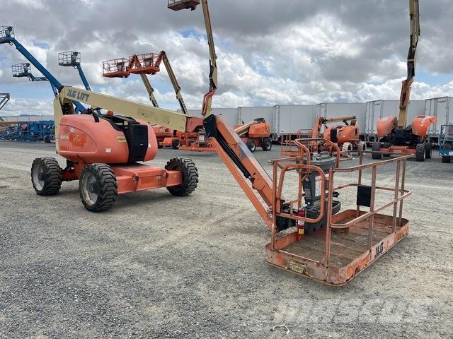 JLG 600AJ Articulated boom lifts