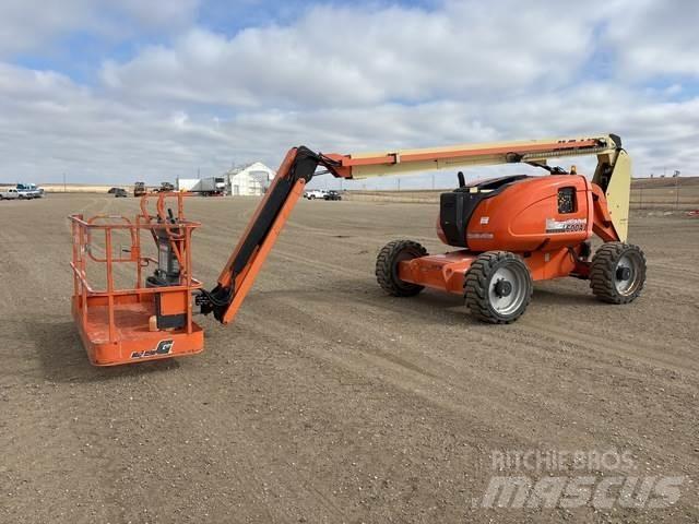 JLG 600AJ Articulated boom lifts