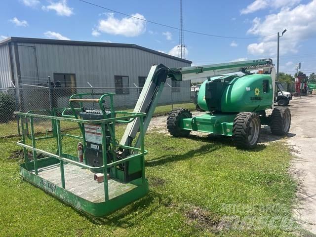 JLG 600AJ Articulated boom lifts