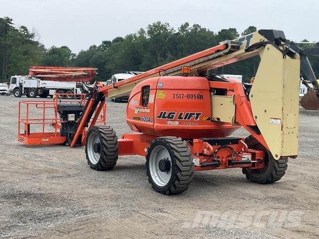 JLG 600AJ Articulated boom lifts