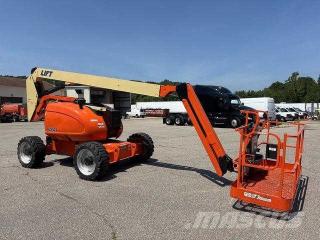 JLG 600AJ Articulated boom lifts