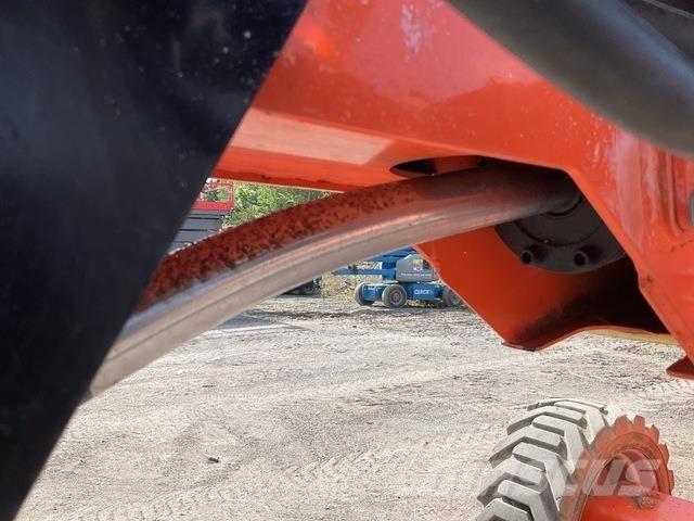 JLG 600AJ Articulated boom lifts