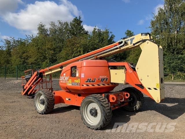 JLG 600AJ Articulated boom lifts