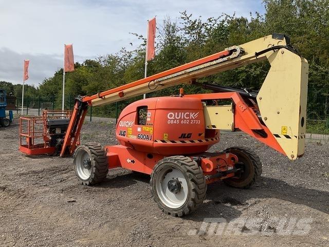JLG 600AJ Articulated boom lifts