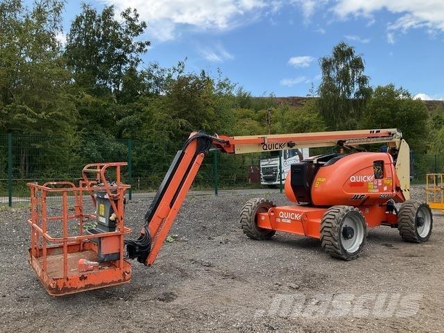 JLG 600AJ Articulated boom lifts