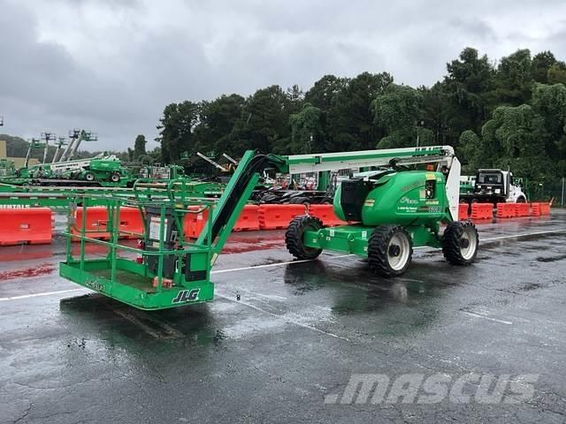JLG 600AJ Articulated boom lifts